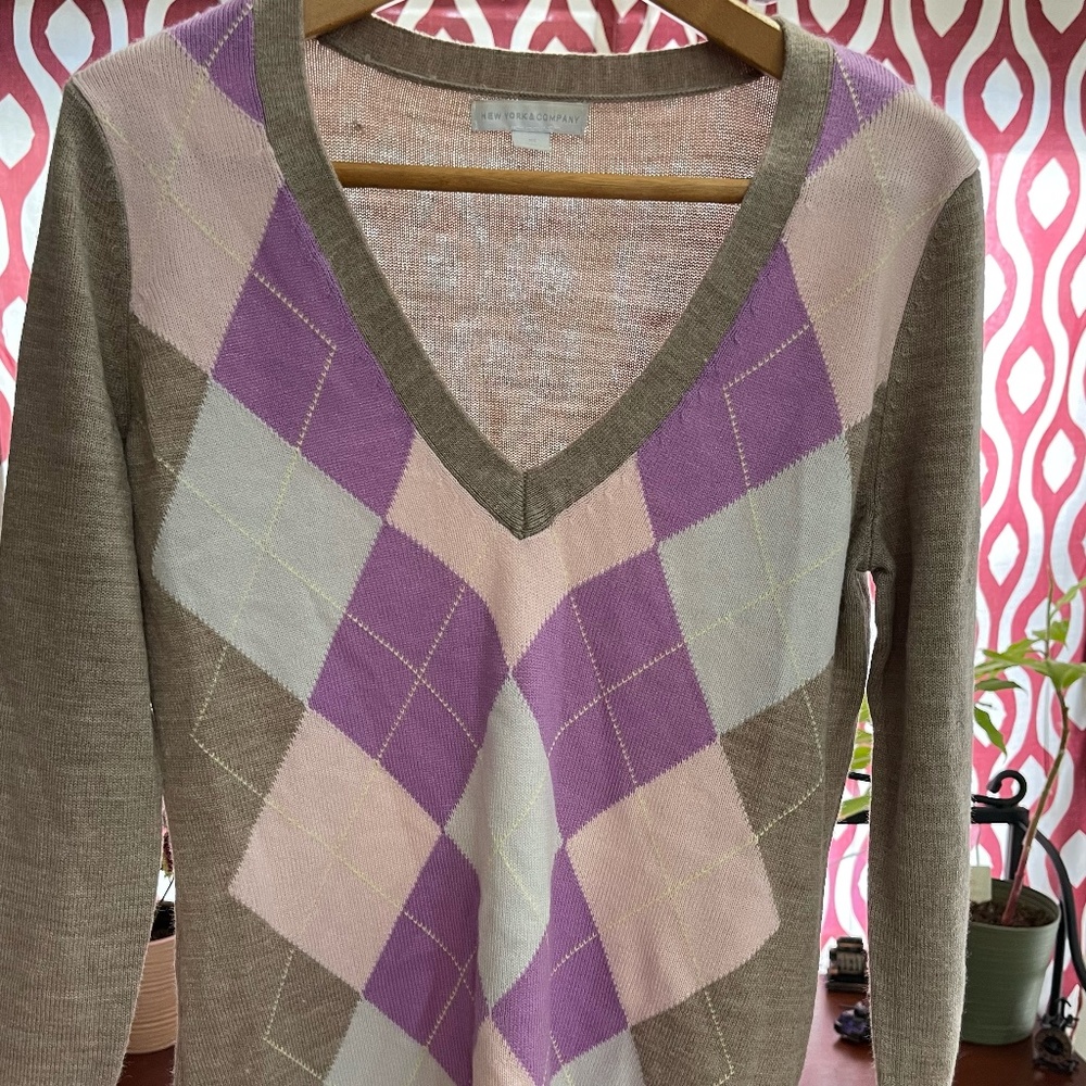 New York & Company in beige, purple, pink and grey in size XS